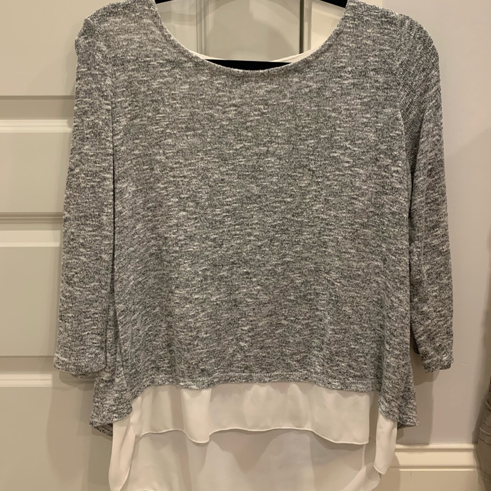 White and grey 3/4 sleeve sweater blouse